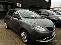 Usata Lancia Ypsilon Gold 69 CV (50 kW) 2017 Grigio Utilitaria