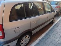 Usata Opel Zafira 2004 Grigio Monovolume
