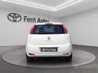 Usata Fiat Punto Lounge 70 CV (51 kW) 2016 Bianco Utilitaria