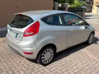 Usata Ford Fiesta 97 CV (71 kW) 2009 Grigio Utilitaria