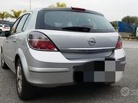 Usata Opel Astra 82 CV (60 kW) 2008 Grigio Berlina