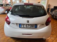 Usata Peugeot 208 82 CV (60 kW) 2016 Bianco Utilitaria