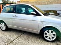 Usata Lancia Ypsilon 75 CV (55 kW) 2009 Argento Utilitaria
