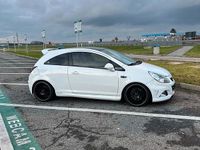 Usata Opel Corsa OPC 240 CV (176 kW) 2010 Bianco Utilitaria