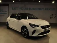 Usata Opel Corsa-e Elegance 100 kW (136 CV) 2021 Bianco Utilitaria