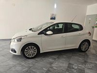 Usata Peugeot 208 Allure 75 CV (55 kW) 2017 Bianco Utilitaria