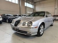 Usata Jaguar S-Type Executive 238 CV (175 kW) 2000 Argento Berlina