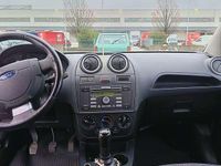 Usata Ford Fiesta Titanium 68 CV (50 kW) 2007 Argento Utilitaria