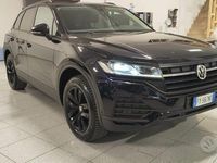 Usata VW Touareg 240 CV (176 kW) 2019 Nero SUV