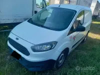 Usata Ford Tourneo Courier 75 CV (55 kW) 2016 Bianco Monovolume