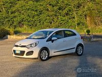 Usata Kia Rio Active 75 CV (55 kW) 2014 Bianco Berlina