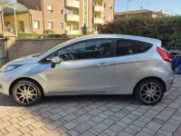 Usata Ford Fiesta 71 CV (52 kW) 2011 Argento Berlina