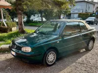 Usata VW Golf Cabriolet Highline 101 CV (74 kW) 2000 Verde Cabrio