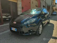 Usata Ford Fiesta 92 CV (67 kW) 2010 Nero Berlina