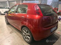 Usata Fiat Grande Punto 90 CV (66 kW) 2006 Rosso Utilitaria