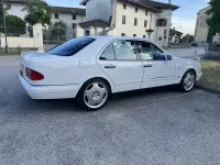 Usata Mercedes E220 Avantgarde 125 CV (91 kW) 1999 Berlina