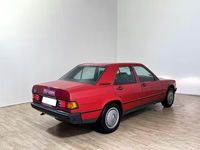 Usata Mercedes 190 122 CV (89 kW) 1986 Rosso Berlina
