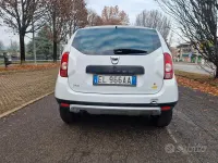 Usata Dacia Duster Lauréate 105 CV (77 kW) 2012 Bianco SUV
