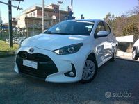 Usata Toyota Yaris Hybrid 92 CV (67 kW) 2023 Bianco Berlina