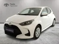 Usata Toyota Yaris Hybrid Active 92 CV (67 kW) 2025 Bianco Berlina