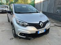 Usata Renault Captur Initiale Paris 110 CV (80 kW) 2018 Grigio metallizzato SUV