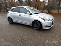 Usata Hyundai i20 84 CV (61 kW) 2015 Grigio Berlina