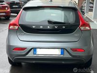 Usata Volvo V40 Business Edition 120 CV (88 kW) 2017 Grigio Berlina