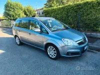 Usata Opel Zafira 140 CV (102 kW) 2006 Bluazzurro Monovolume