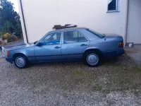 Usata Mercedes 200 1989 Grigio Berlina