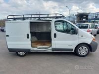 Usata Renault Trafic 101 CV (74 kW) 2004 Bianco / pastello Monovolume