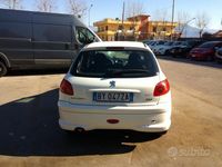 Usata Peugeot 206 75 CV (55 kW) 2005 Bianco Berlina