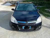 Usata Opel Astra 101 CV (74 kW) 2007 Nero Station wagon