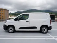 Usata Peugeot Partner Premium 102 CV (75 kW) 2021 Bianco Monovolume