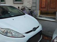 Usata Ford Fiesta Titanium 82 CV (60 kW) 2009 Bianco Berlina
