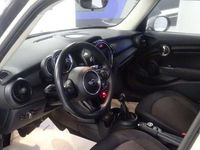 Begagnad Mini ONE 102 HK (75 kW) 2018 Vit Halvkombi
