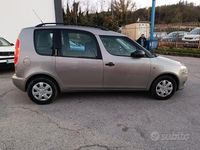 Usata Skoda Roomster 70 CV (51 kW) 2011 Grigio Monovolume