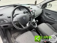 Usata Lancia Ypsilon 69 CV (50 kW) 2019 Bianco