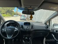 Usata Ford Fiesta 97 CV (71 kW) 2014 Bianco Utilitaria