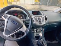 Usata Ford Fiesta 70 CV (51 kW) 2010 Blu Utilitaria