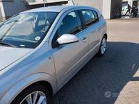 Usata Opel Astra 101 CV (74 kW) 2007 Grigio Berlina