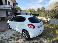 Usata Peugeot 208 Allure 92 CV (67 kW) 2014 Bianco Utilitaria