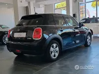 Begagnad Mini Cooper 136 HK (100 kW) 2019 Svart Halvkombi