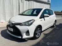 Begagnad Toyota Yaris Hybrid Active 2017 Vit Sedan