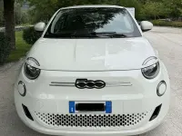 Usata Fiat 500e Icon 86 kW (118 CV) 2022 Bianco Utilitaria