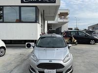 Usata Ford Fiesta Titanium 75 CV (55 kW) 2015 Grigio Berlina