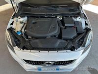 Usata Volvo V40 R-Design Momentum 120 CV (88 kW) 2017 Bianco Berlina