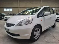 Usata Honda Jazz 90 CV (66 kW) 2009 Bianco Utilitaria
