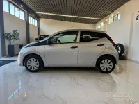 Usata Toyota Aygo Connect Style 72 CV (52 kW) 2021 Grigio Utilitaria