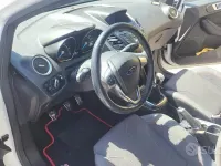 Usata Ford Fiesta 75 CV (55 kW) 2017 Bianco Utilitaria