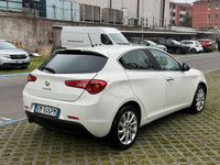 Usata Alfa Romeo Giulietta Exclusive 170 CV (125 kW) 2012 Bianco Utilitaria